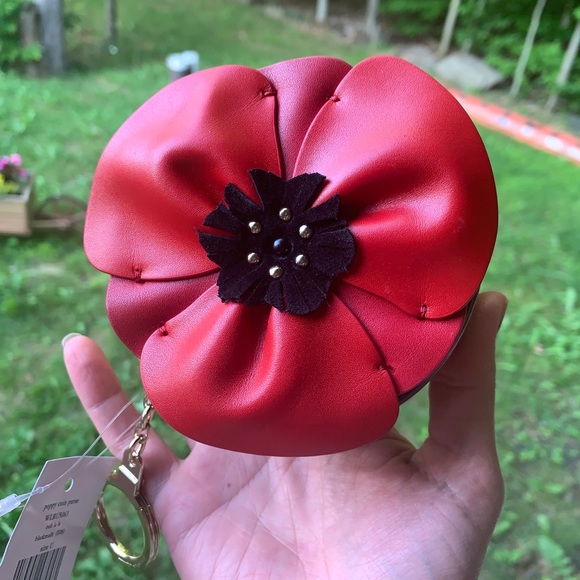 SOLD/Authentic Kate Spade OohLa-La Flower coin/Key - Picture 4 of 14